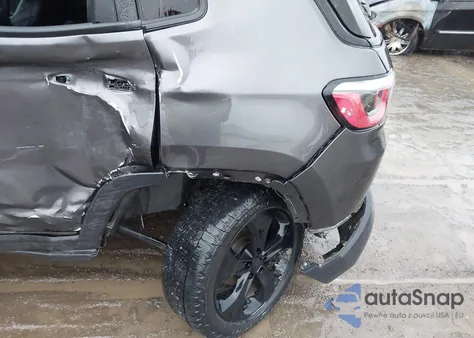 2019 Jeep Compass Altitude 4X4 z USA, uszkodzony, nr VIN 3C4NJDBB6KT653009